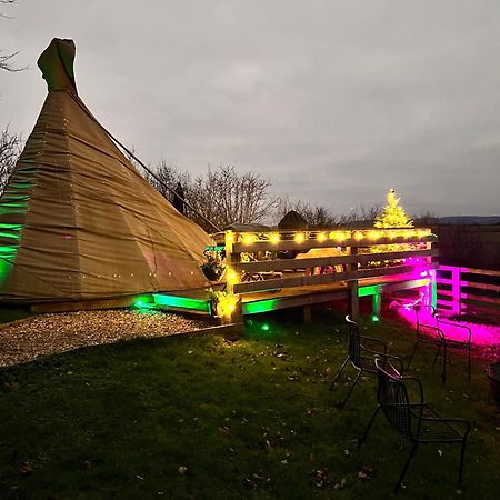 Burtree Country House, Tipi'S, Treehouse & Lodge & House Rooms With Hot Tubs In A Private Garden ثيرسك المظهر الخارجي الصورة