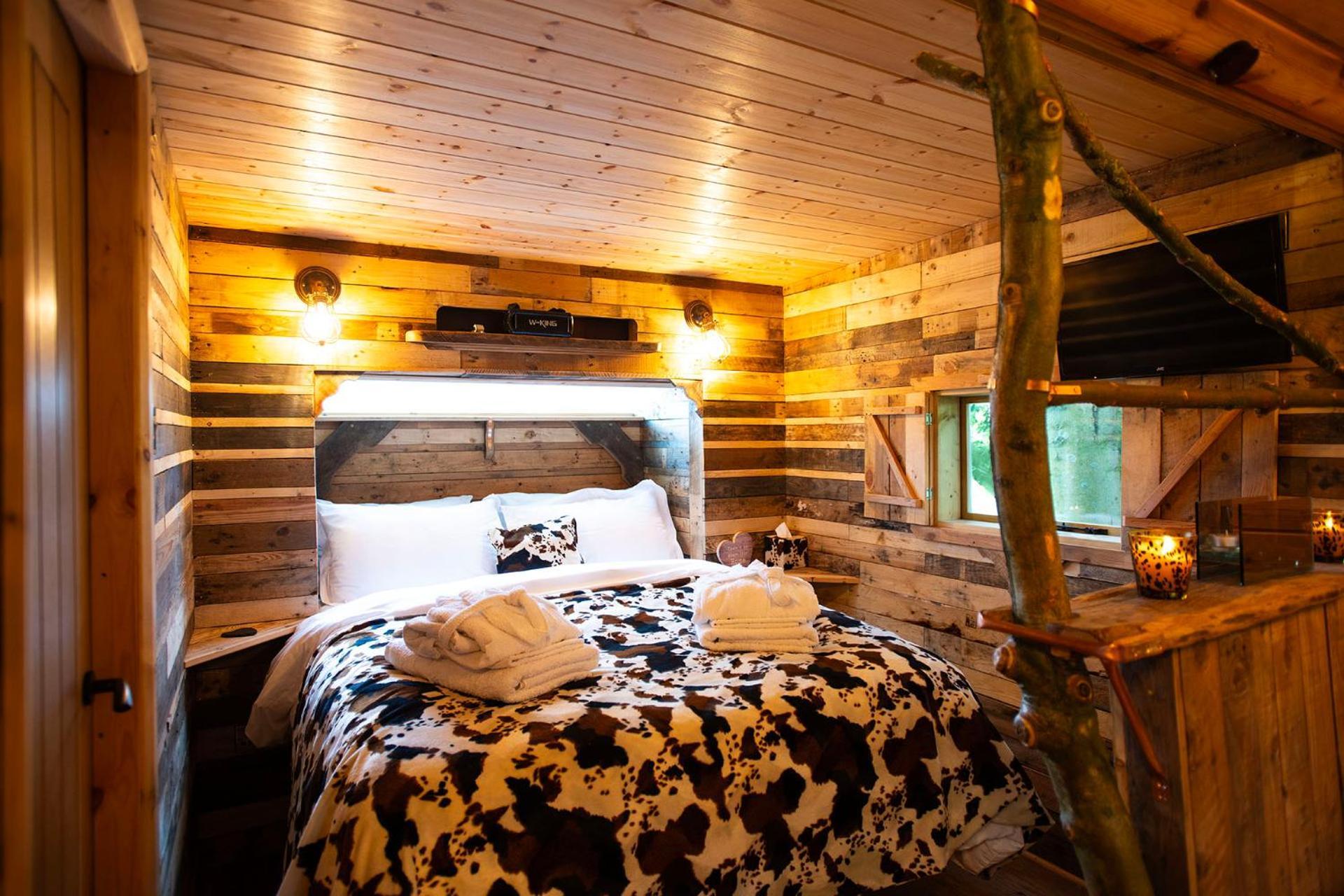 Burtree Country House, Tipi'S, Treehouse & Lodge & House Rooms With Hot Tubs In A Private Garden ثيرسك المظهر الخارجي الصورة