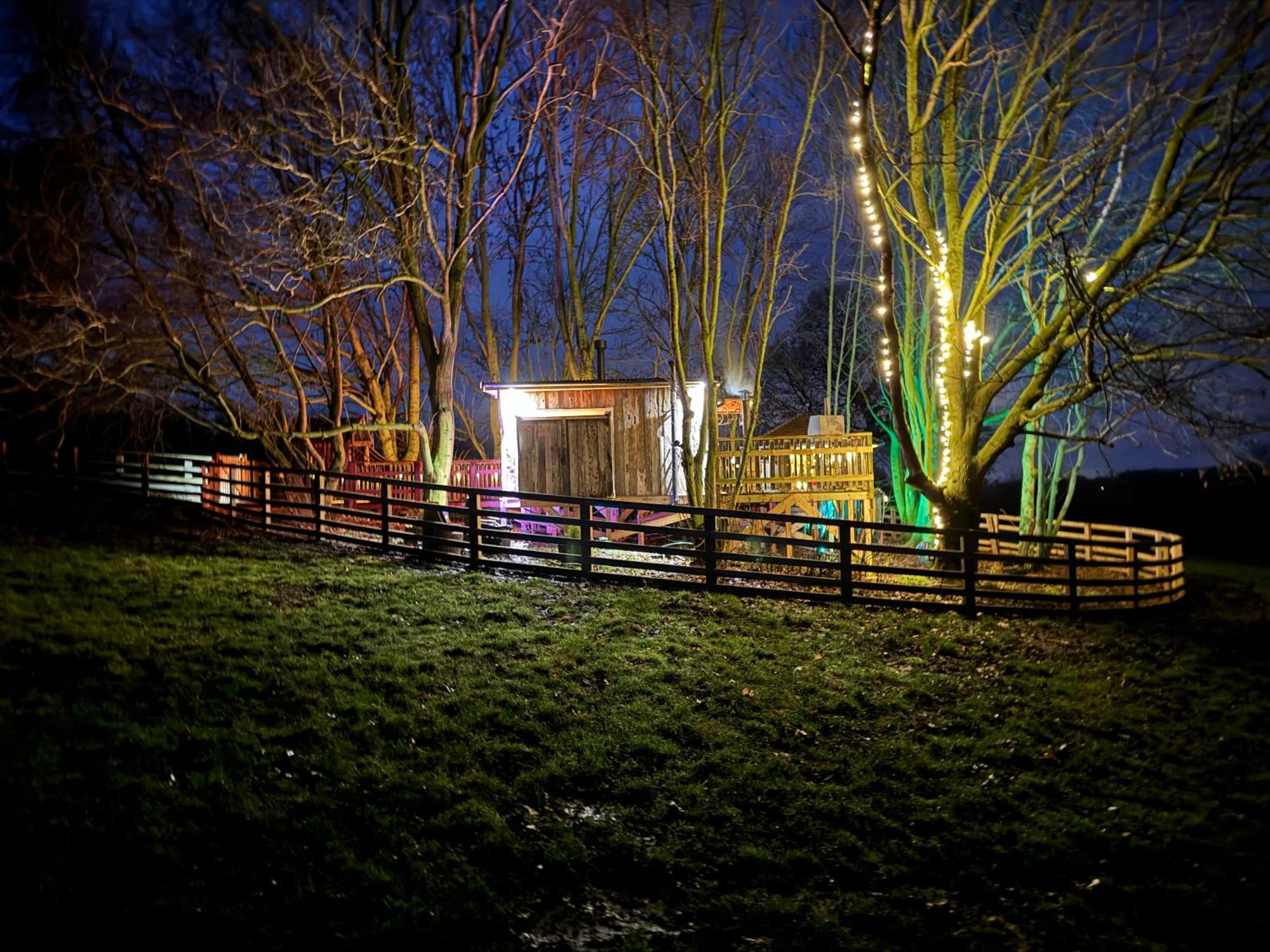 Burtree Country House, Tipi'S, Treehouse & Lodge & House Rooms With Hot Tubs In A Private Garden ثيرسك المظهر الخارجي الصورة