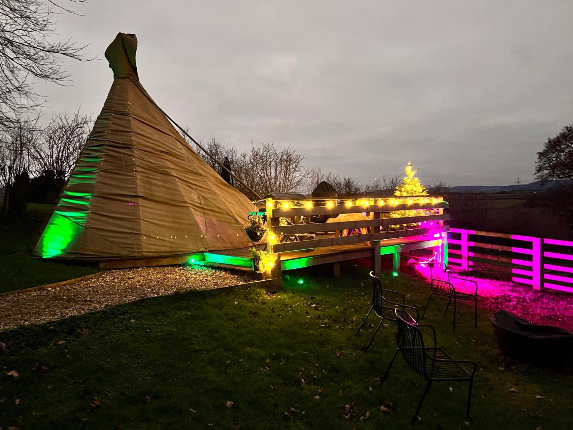 Burtree Country House, Tipi'S, Treehouse & Lodge & House Rooms With Hot Tubs In A Private Garden ثيرسك المظهر الخارجي الصورة