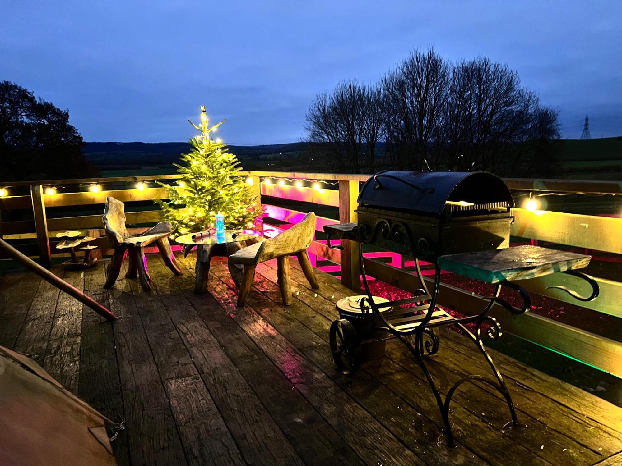 Burtree Country House, Tipi'S, Treehouse & Lodge & House Rooms With Hot Tubs In A Private Garden ثيرسك المظهر الخارجي الصورة
