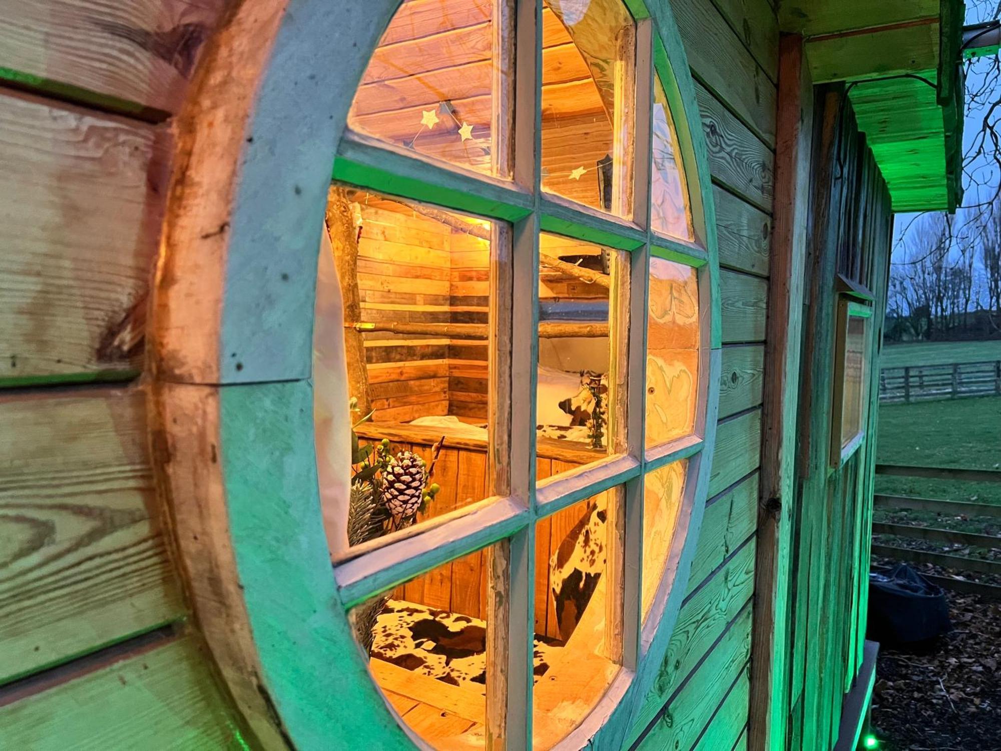 Burtree Country House, Tipi'S, Treehouse & Lodge & House Rooms With Hot Tubs In A Private Garden ثيرسك المظهر الخارجي الصورة