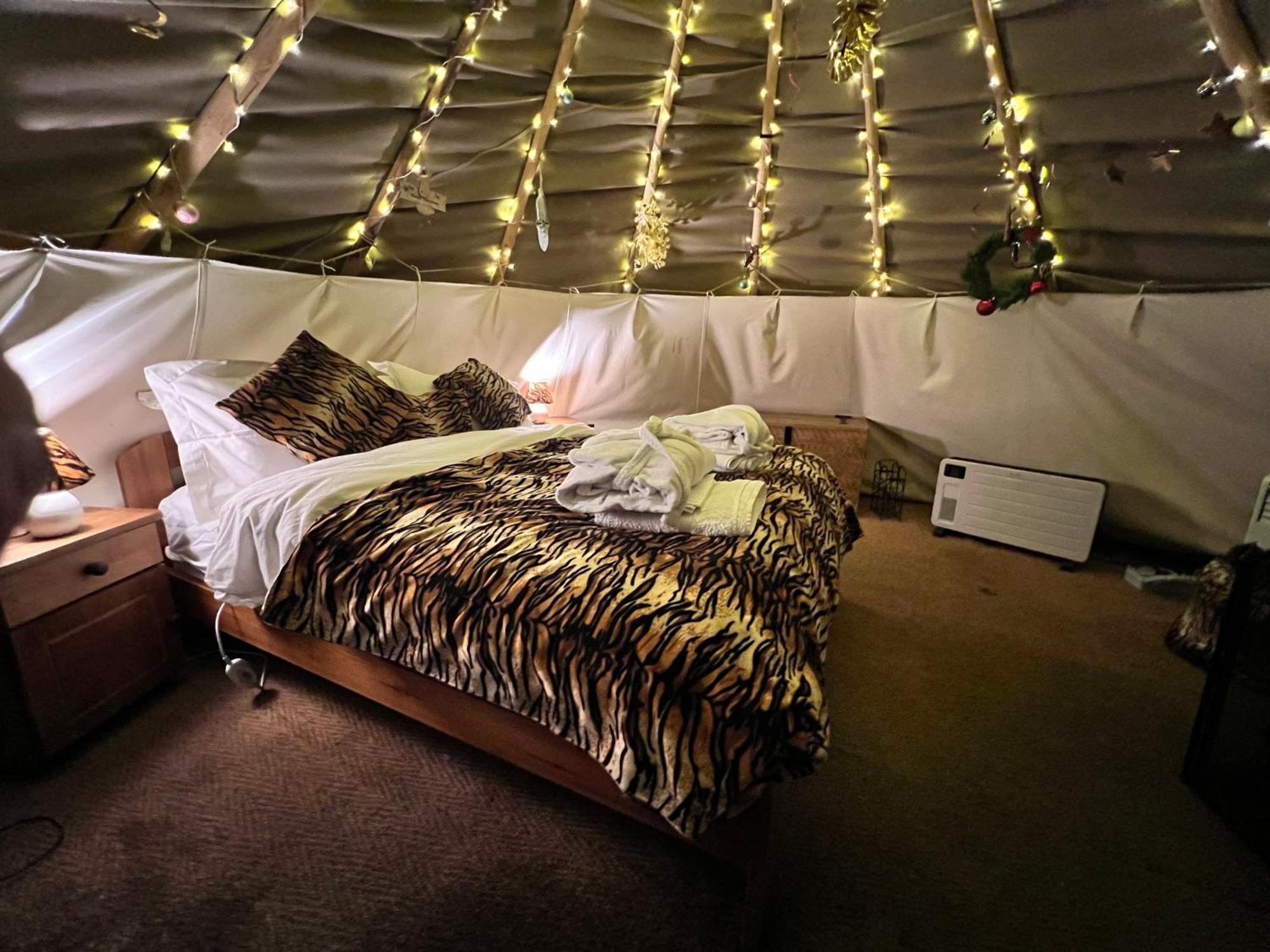 Burtree Country House, Tipi'S, Treehouse & Lodge & House Rooms With Hot Tubs In A Private Garden ثيرسك المظهر الخارجي الصورة