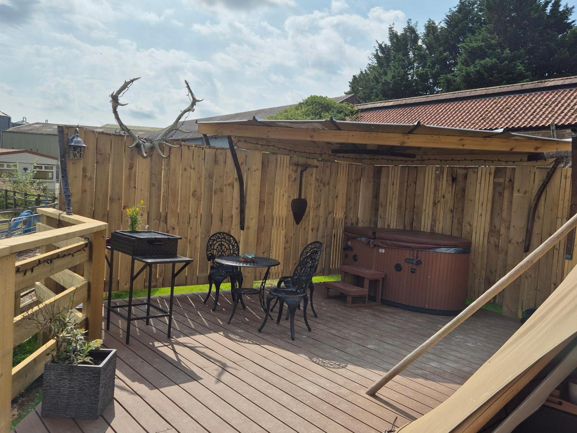 Burtree Country House, Tipi'S, Treehouse & Lodge & House Rooms With Hot Tubs In A Private Garden ثيرسك المظهر الخارجي الصورة